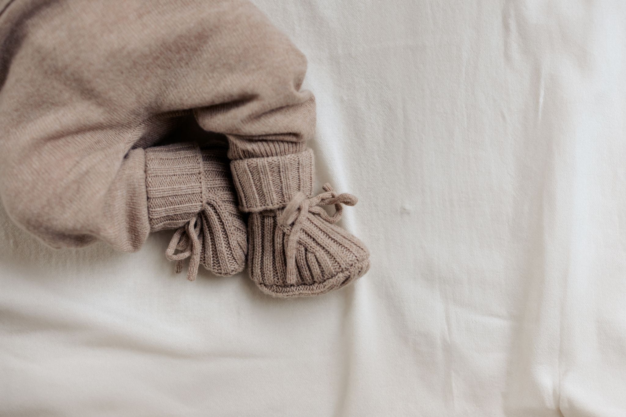 KNITAS Eenlaags gebreide babymuts van merinowol en kasjmierwol voor baby's en peuters, superzachte en warme muts voor pasgeborenen van 0-6 maanden, babywintermuts, grijs, 12 Maanden KNITAS Eenlaags gebreide babymuts van merinowol en kasjmierwol voor baby's en peuters, superzachte en warme muts voor pasgeborenen van 0-6 maanden, babywintermuts, grijs, 12 Maanden
