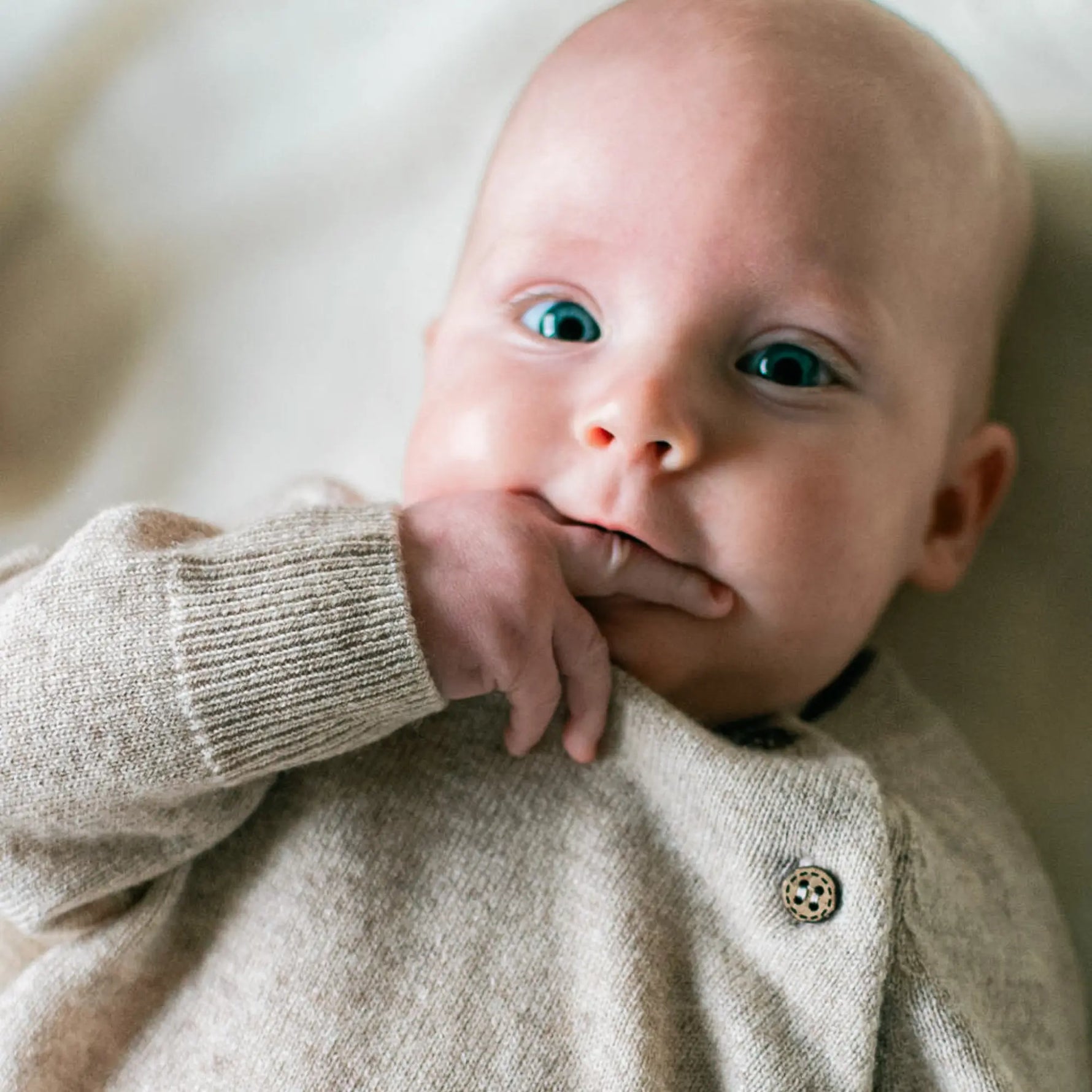 Heeft mijn baby een wol-allergie of is het irritatie? De feiten op een rij.