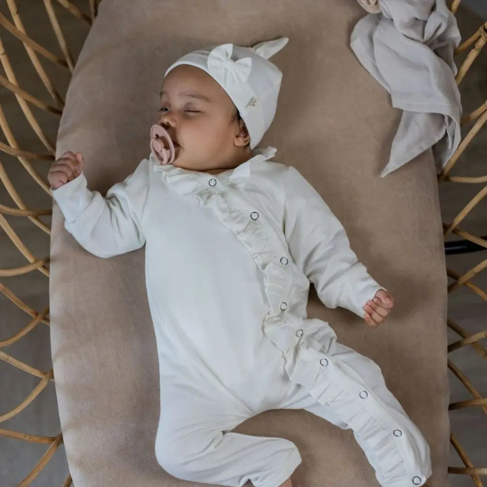Korte slaapjes baby: Waarom je baby zo kort slaapt en hoe je langere slaapjes krijgt
