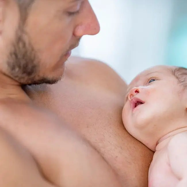 Warum Haut-zu-Haut-Kontakt für Ihr Baby so wichtig ist: Vorteile und Tipps - Moalie
