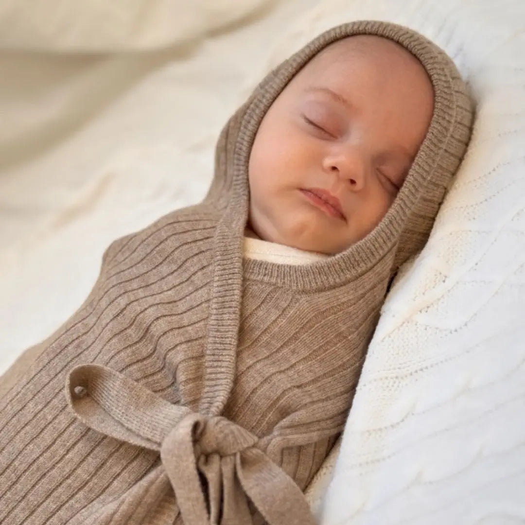 Baby cocoons and snuggles - security and comfort for little ones
