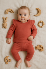 2 delig baby pakje in rood/bruine terra cotta kleur 