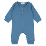 Baby jumpsuit van biologisch katoen in denimblauw met houten knoopjes, maat 56 t/m 86 – Moalie