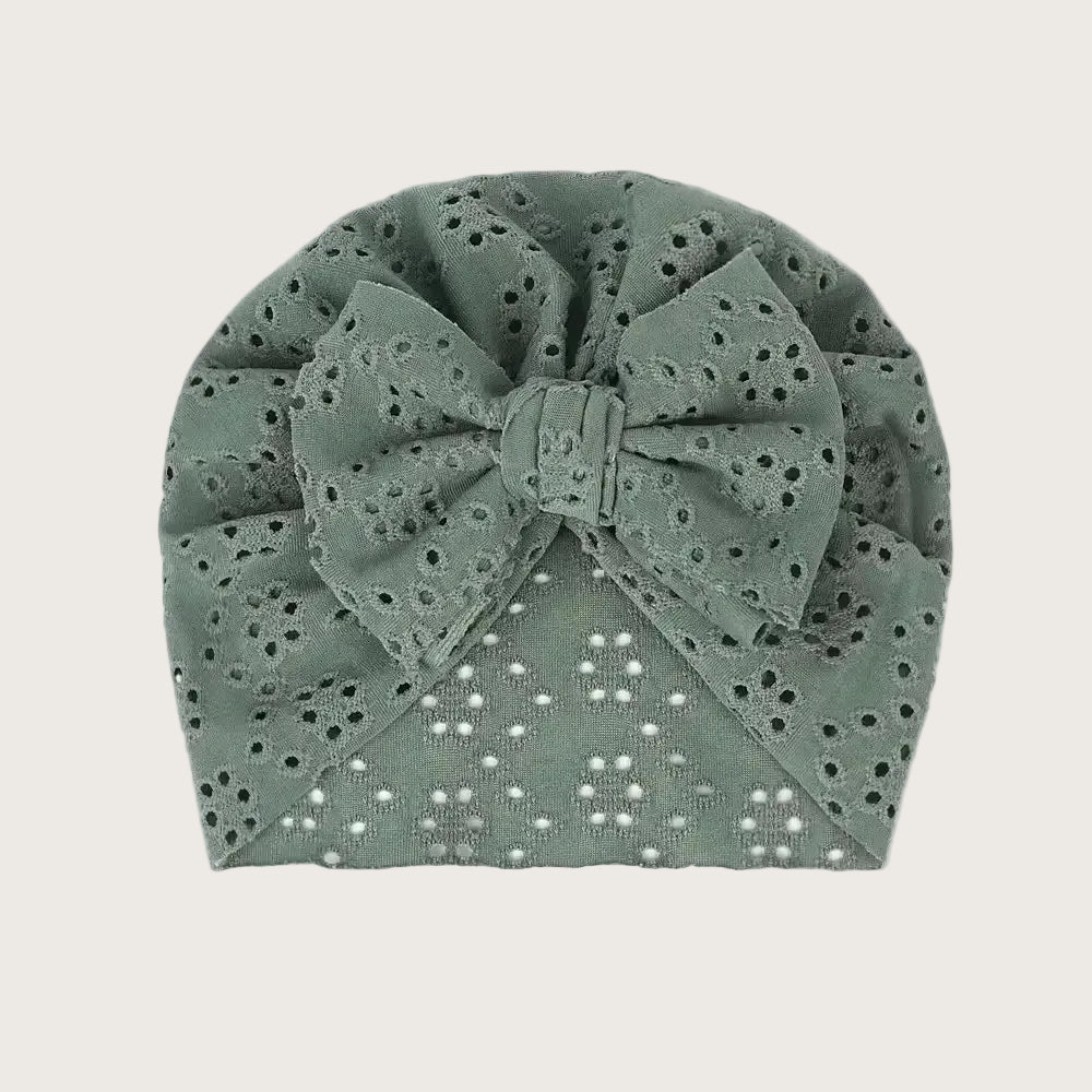 Baby turban muts broderie katoen met strik in saliegroen — Moalie