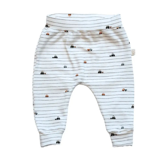 Babyhosen mit Traktoren und Autos 