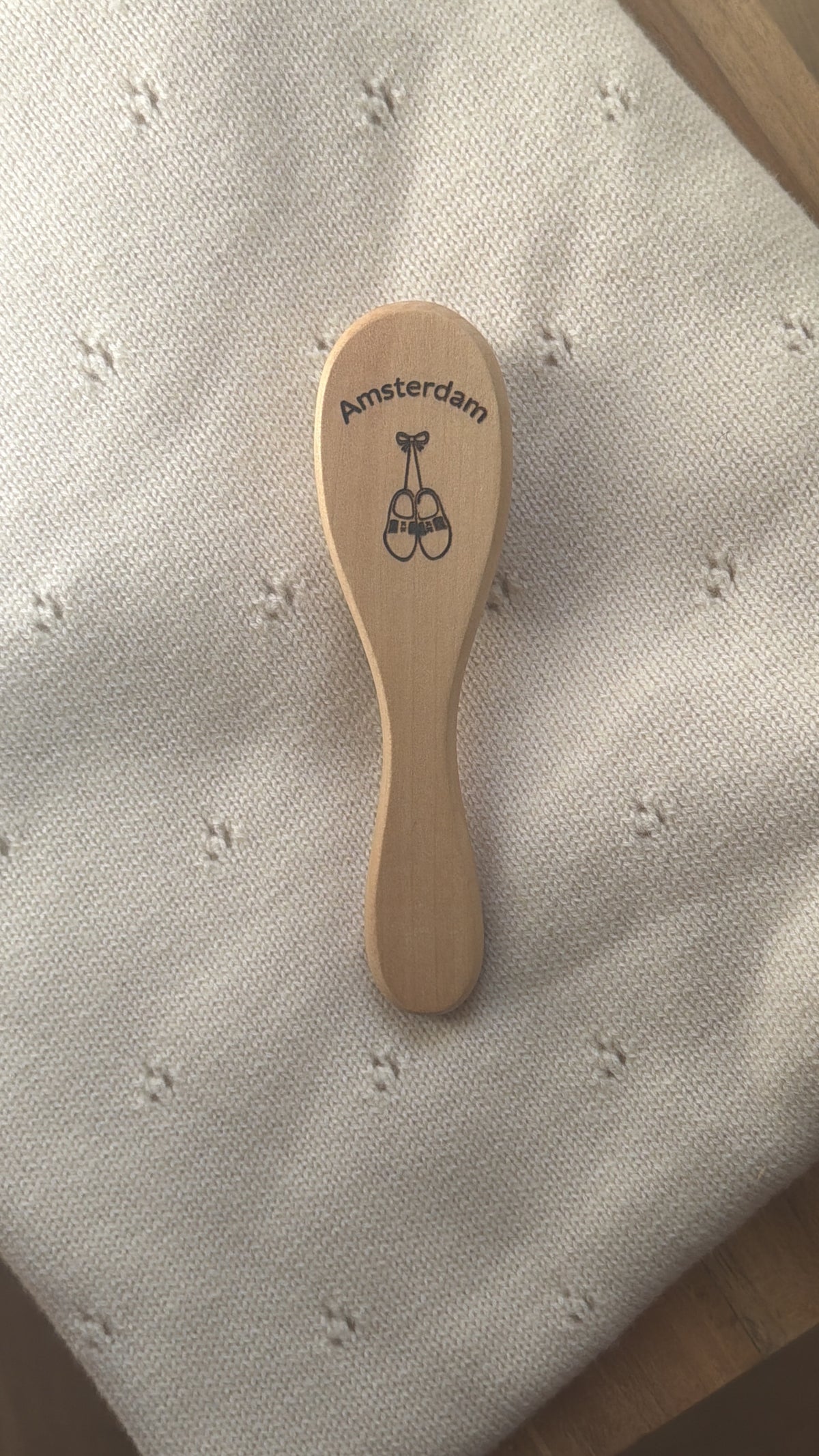 Houten baby borstel met Amsterdam thema