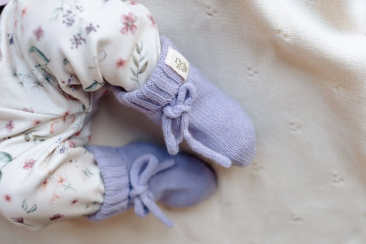 Merino wool baby booties Lavender – soft, warm &amp; romantic lilac