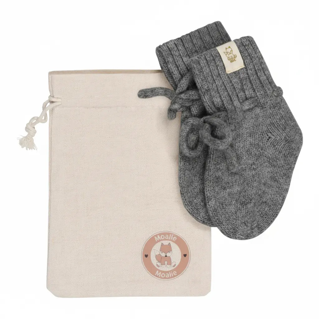 Merinowollen babyslofjes grijs (Ash Grey) met katoenen opbergzakje 