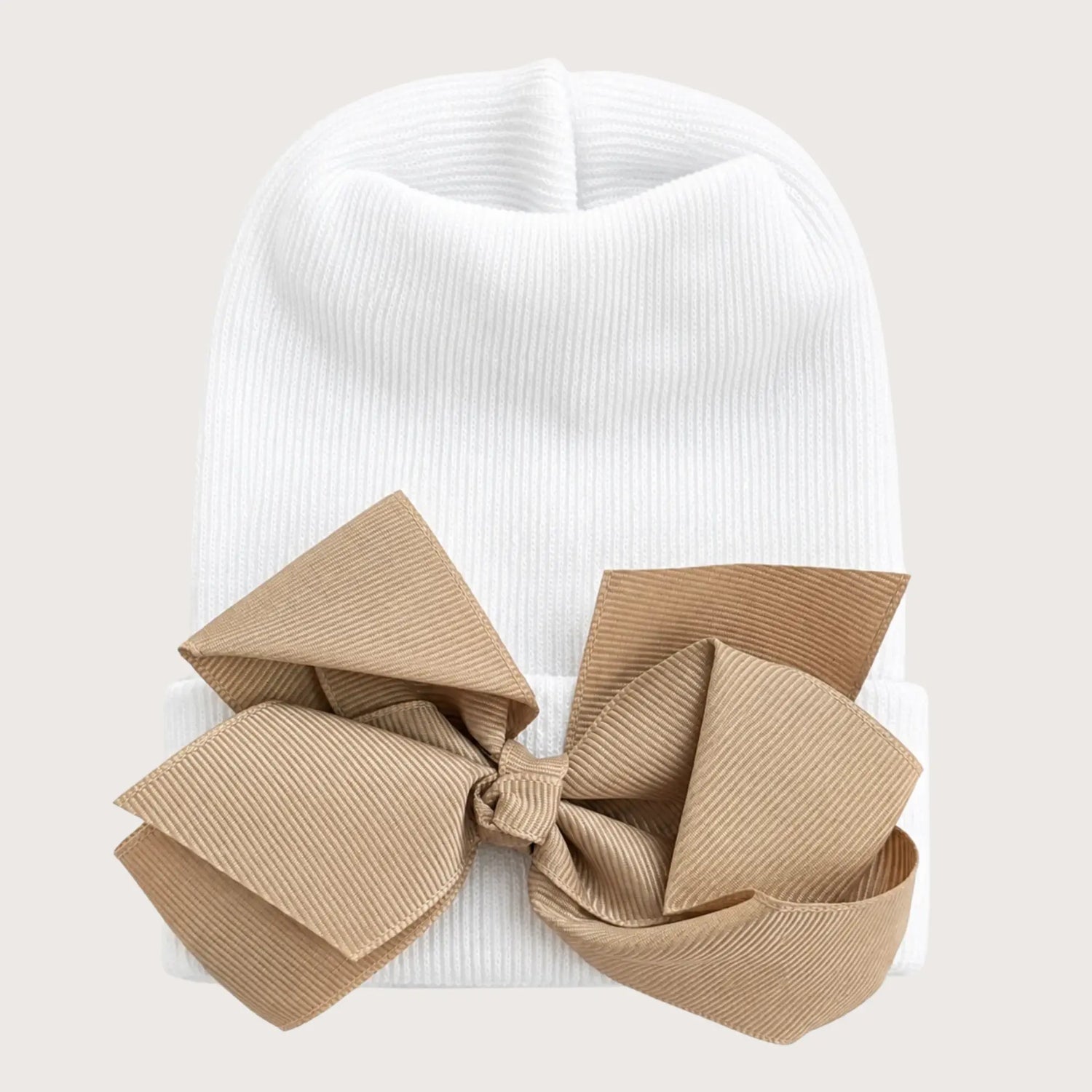 Gorrito de recién nacido con lazo beige oscuro