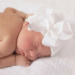 Newborn Mutsje Wit met strik - Moalie