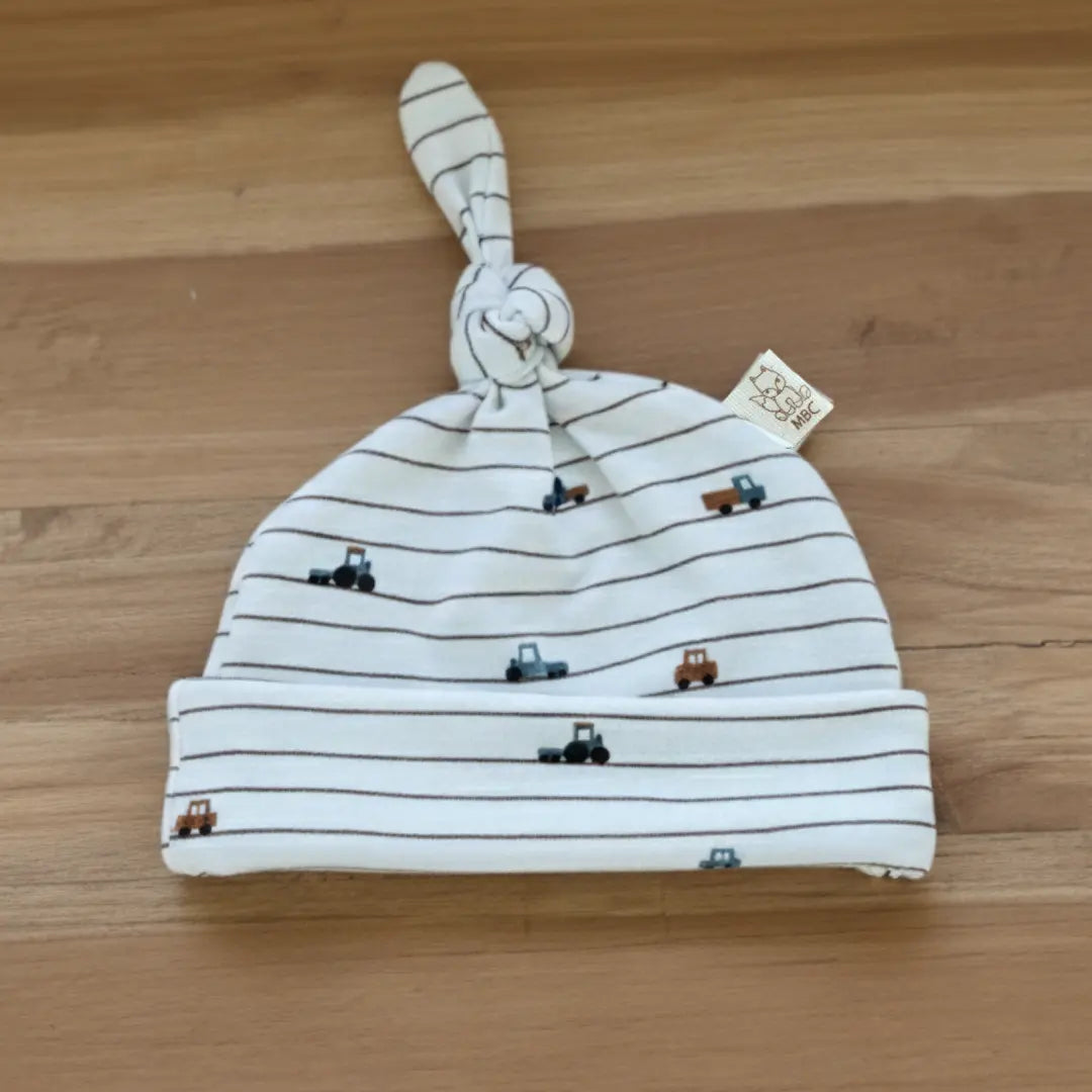 Newborn mutsje met autoprint