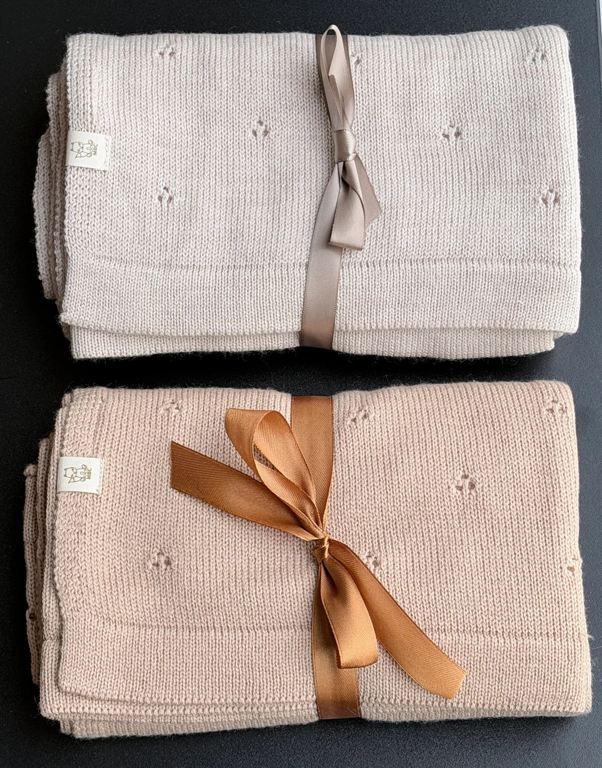 Pointelle_dekens_merinowol_Seashell_en_Apricot_kleur