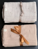 Pointelle_dekens_merinowol_Seashell_en_Apricot_kleur