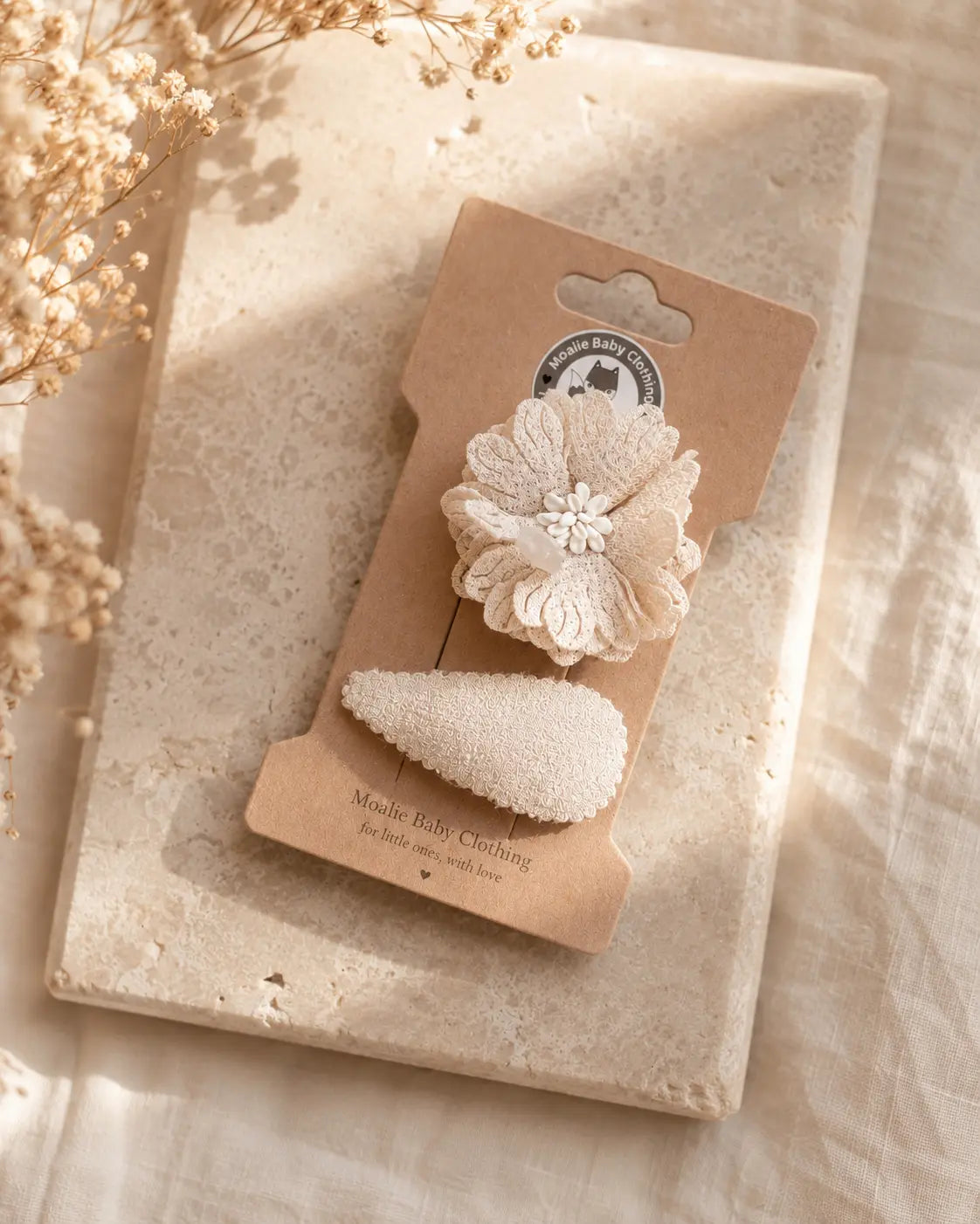 Set haarspeldjes met bloem en beige speldje geschikt voor baby haartjes 