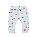 Wit babybroekje met aardbeienprint