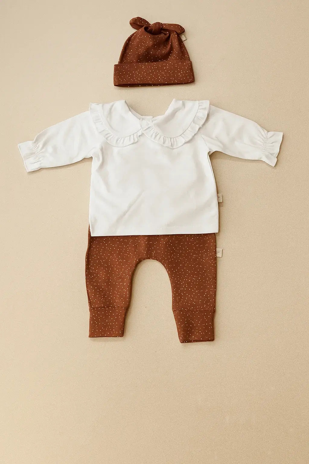 Handgemaakt Newborn Setje “Little Terra” – 3-delig in biologisch katoen (maat 50/56)