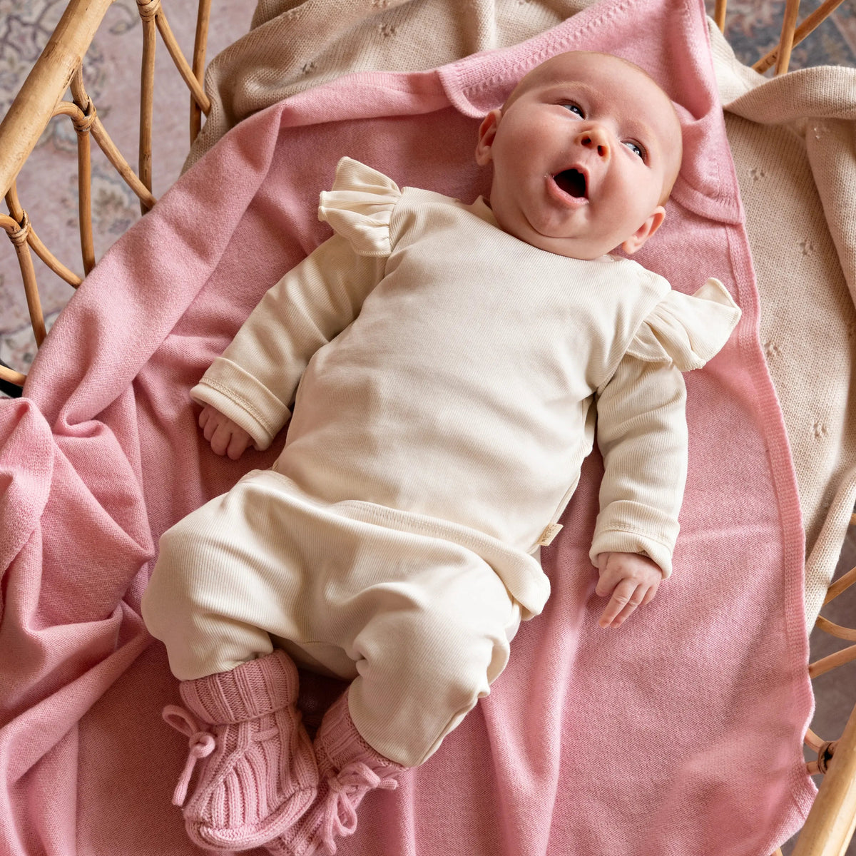 babyslofjes wol merino en cashmere roze