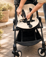 detail foto universele wollen inlegger voor kinderwagen en autostoel
