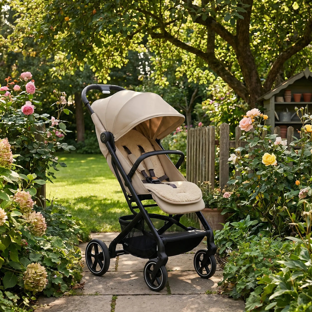 stroller in garden with merinowool seatpad 