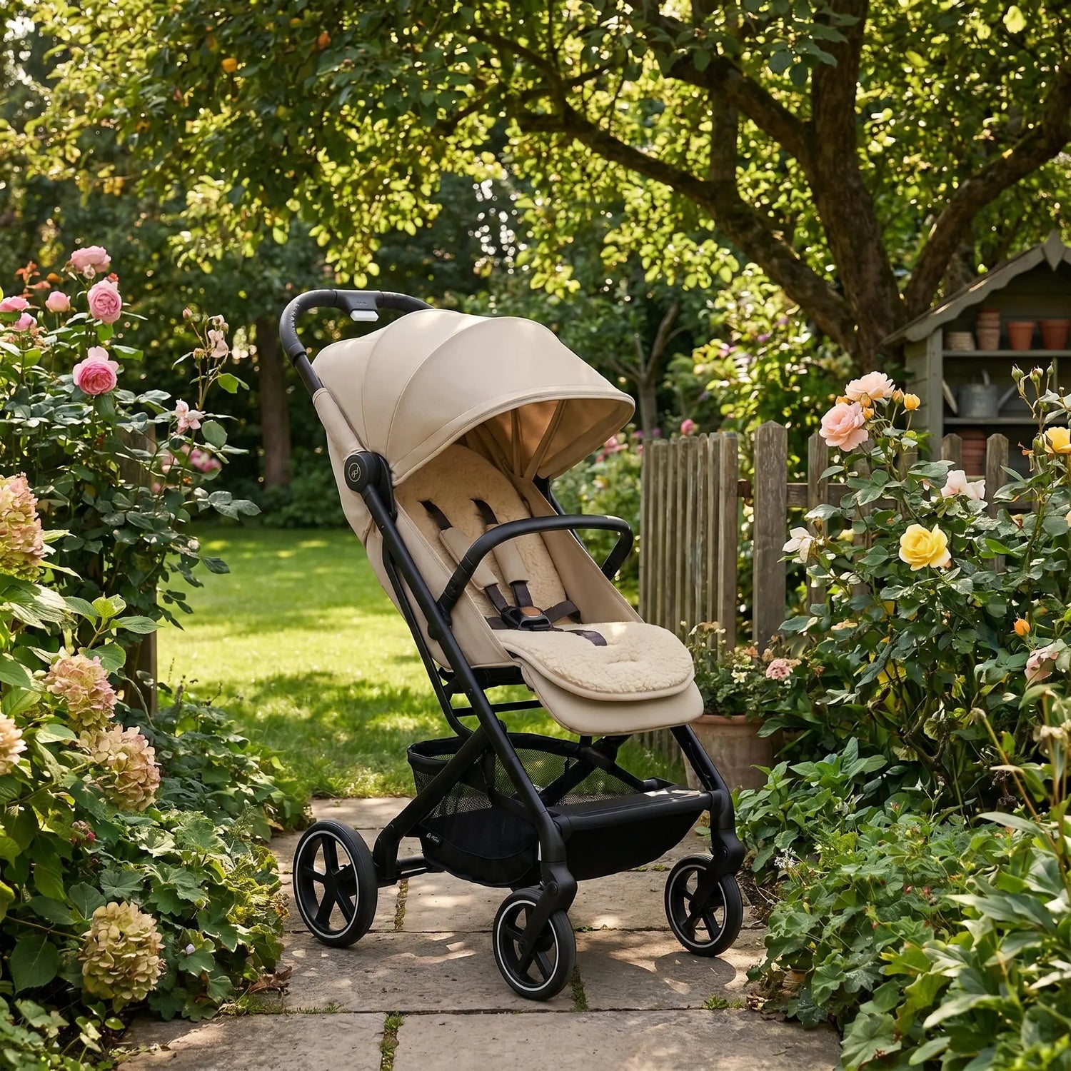 stroller in garden with merinowool seatpad 