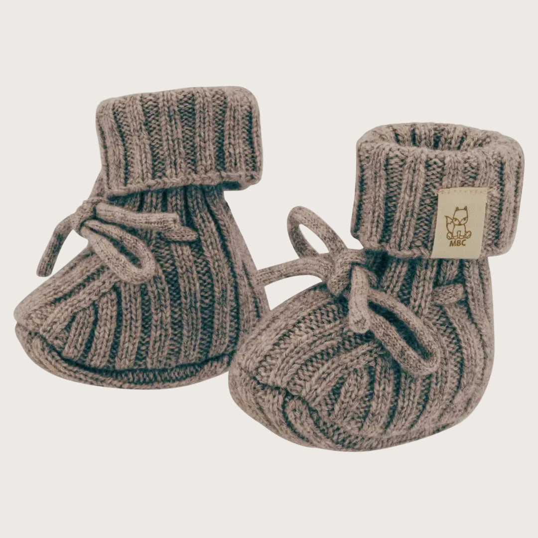 bruin gemeleerde newborn slofjes van merinowol en cashmere 