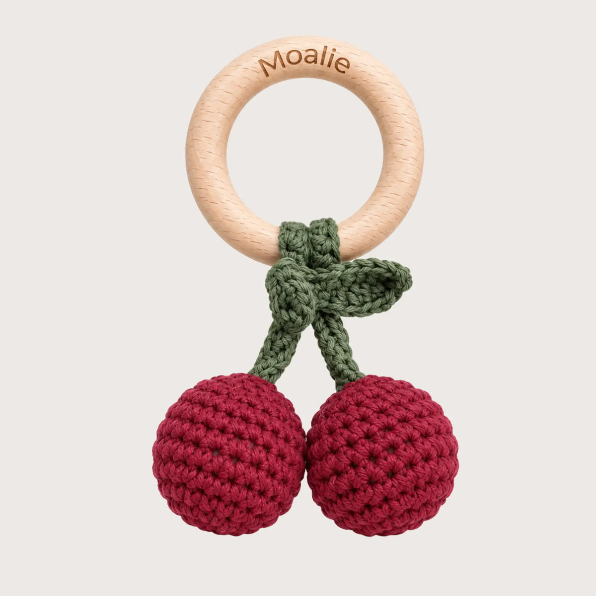 Rammelaar Cherry met gehaakte kersen en houten ring - Moalie