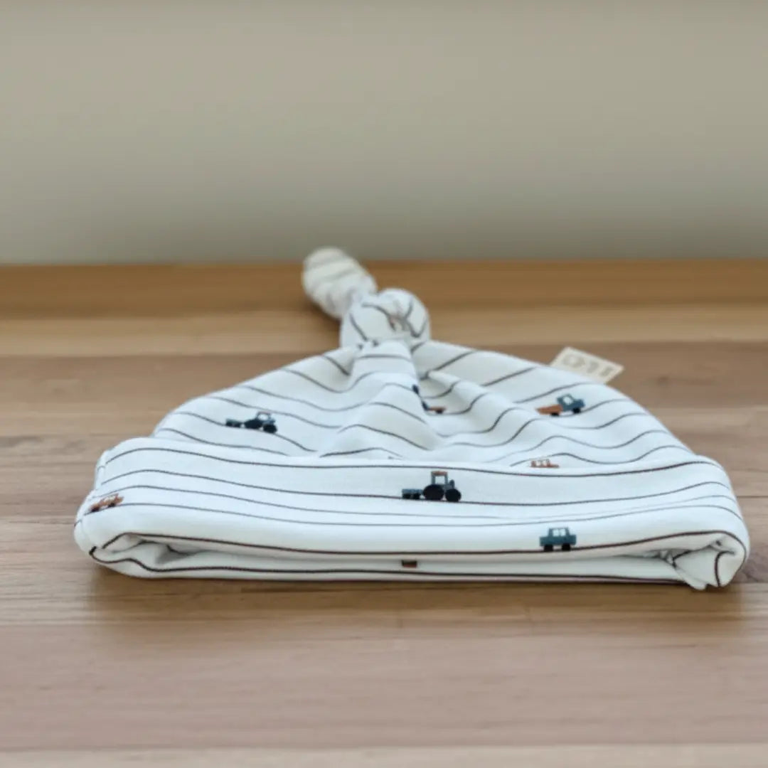 zij aanzicht newborn jongens muts met voertuigen